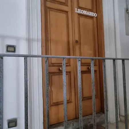 Leonardo Apartament *