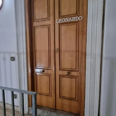 Leonardo Apartament *